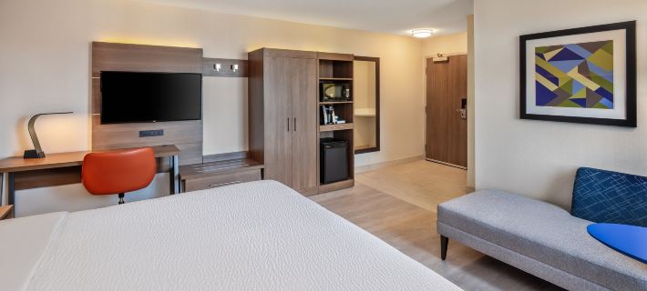 Holiday Inn Express TORONTO DOWNTOWN by IHG Hotel di Toronto