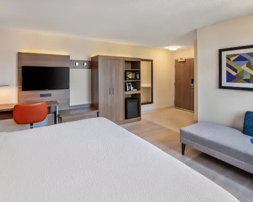 Holiday Inn Express TORONTO DOWNTOWN by IHG Hotels near The Grange