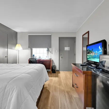 Harvest Drive Family Inn - Renovated Rooms