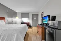 Harvest Drive Family Inn - Renovated Rooms - parking