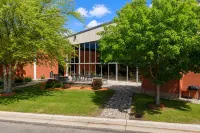 Alexandria Hotel & Conference Center - parking