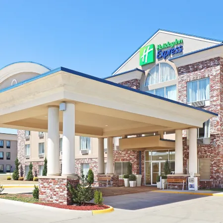 Holiday Inn Express & Suites MOUNTAIN HOME by IHG