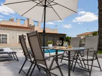 Townhouse with Shared Pool - Homestays