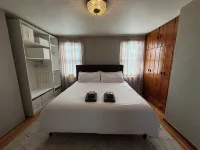 Pittsburgh city views close to all, cozy & bright 1BR - King + Dedicated Office - 2-Star