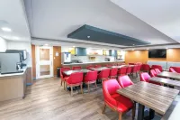 Comfort Suites - 2-Star