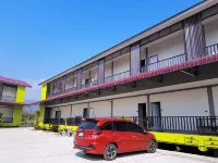 Chadaporn Mae Chaem Hotel - parking