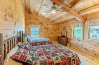 Luxury Log home steps from private beach in Meredith on Lake Winnipesaukee. - Wifi