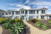 Cottage Inn by the Sea - parking
