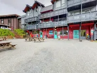 Slopeside Studio at Alyeska w/ Full Kitchen Hotels near Bear Cub