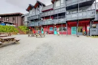 Slopeside Studio at Alyeska w/ Full Kitchen - Condos