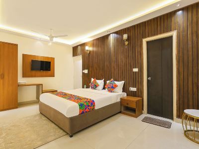 Fabhotel Outstay