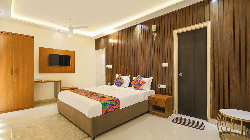Fabhotel Outstay