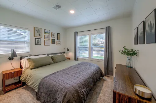 Walk to Dtwn Sandpoint! Family Gem w/ Patio & Yard - WiFi