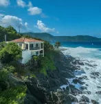 Enjoy Amazing Sea Views, Private Pool & Caribbean Breezes from This 2 Bd Villa! - piscina