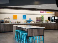 Tru by Hilton Lake Charles - فطور