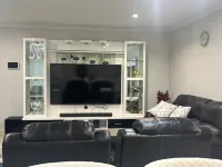 Spacious 4-Bedroom House Near Cobblebank Station - บังกะโล