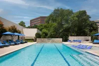 Dallas/Addison Marriott Quorum by the Galleria - Pools