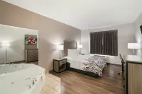 Red Roof Inn & Suites Carrollton, GA-West Georgia - Pet friendly