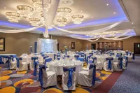 Crowne Plaza LONDON - GATWICK AIRPORT by IHG - parking