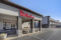Red Roof Inn Dunn - parking