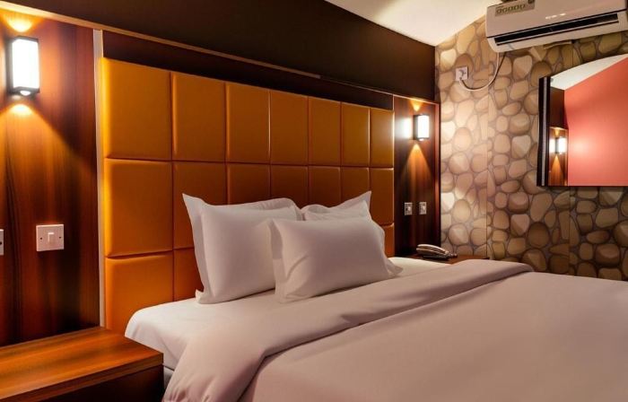 Aotel Hotel Lagos Ago