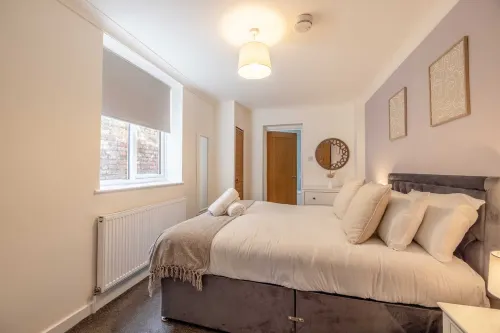 Spacious Apartment with Private Garden By Tempstay - 2-Star