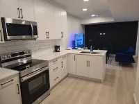 Reignare Suites 1-Bed Basement in SW Edmonton - Bungalows