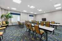 Hampton Inn & Suites Ft. Pierce - parking