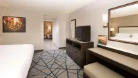 Embassy Suites by Hilton Portland Tigard - Pool