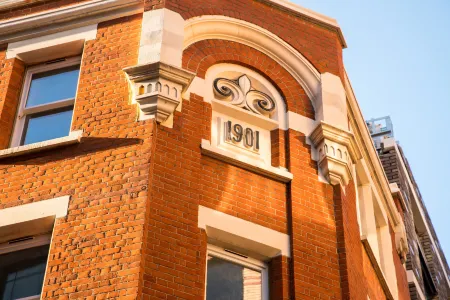 The Chronicle by Supercity Aparthotels Отели рядом с достопримечательностью «Library and Museum of Freemasonry»