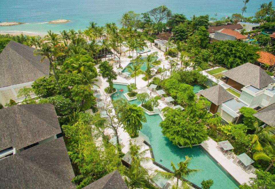 더 안바야 비치 리조트 발리의 레스토랑 다이닝 이미지