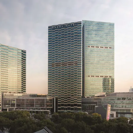 Kerry Hotel Pudong Shanghai Отели рядом с достопримечательностью «Торговый центр Kerry Parkside»