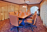 Holiday Inn Express & Suites Cape Girardeau I-55