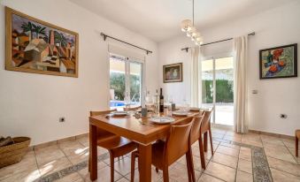 Villa - 4 Bedrooms with Pool and WiFi - 106417