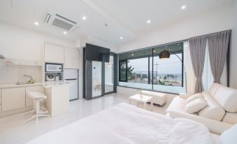 Pohang Slow Ocean Poolvilla