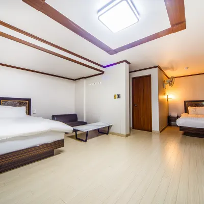 Gwangju Nongseongdong Sian Hotels near Hwajeong Station