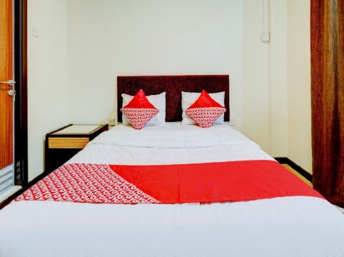 OYO 90351 Hotel Five Star 1