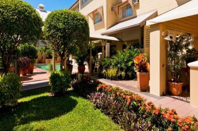 庭 ケアンズ クイーンズ コートの写真