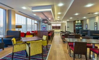 Hampton by Hilton London Luton Airport