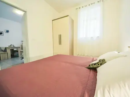 Snježana Отели в г. Karlobag