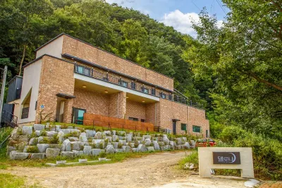 Wanju Del Luna Pension (Hanok Village)