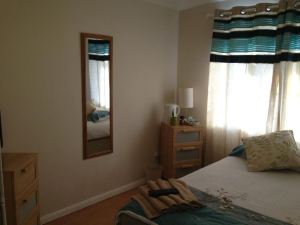 Room in Guest Room - Comfortable Family Room with Tv, Free Fast Wifi, Sleeps 4 with 1 Bunk Bed