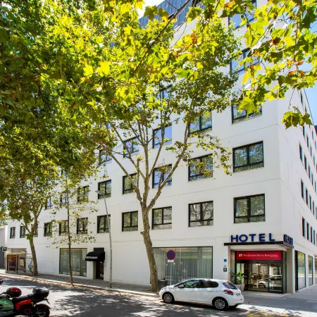 ZT The Golden Hotel Barcelona Отели рядом с достопримечательностью «Пляж Богатель»