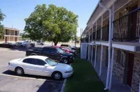 Ranch House Inn and Suites - Motels