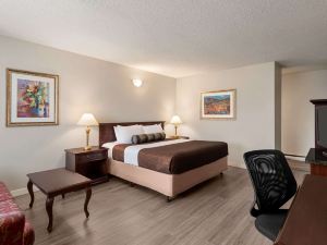 Travelodge by Wyndham Abbotsford Bakerview