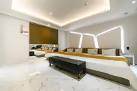 Hotel Encore Hotels near Alpa