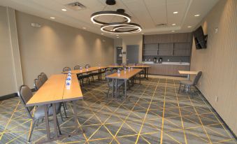 Holiday Inn & Suites Hopkinsville - Convention Ctr