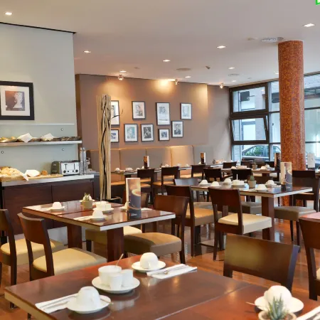 Hotel Santo Отели в г. Кельн
