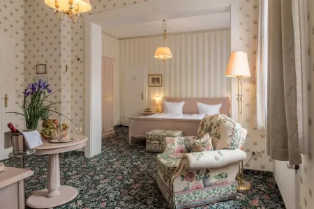 Hotel Schwarzer Adler Tangermünde Отели в г. Тангермюнде