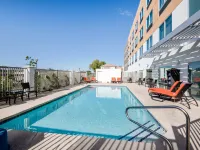 Holiday Inn Express & Suites PHOENIX - AIRPORT NORTH by IHG Hotels near Camelback East